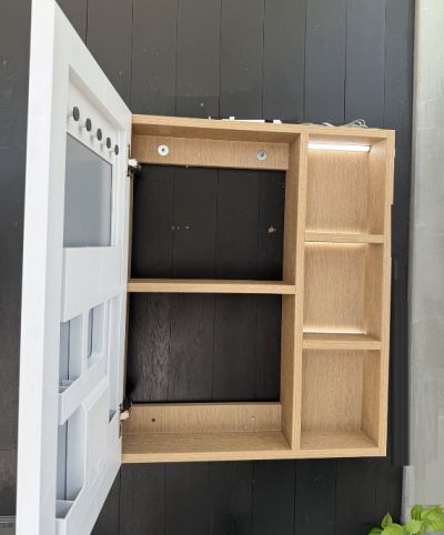 ALUMINA Горен шкаф с осветление 680/600/130 ДЪРВЕСЕН