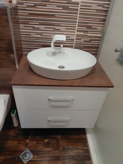 BOLERO Мебел за баня с плот за стенен монтаж