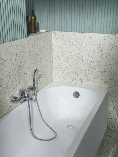 Смесител за вана/душ Roca Victoria Plus с включена периферия