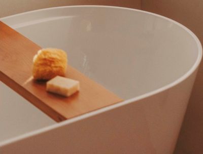 ROCA TURA Овална свободностояща вана от Stonex® дървена табла и LED светлина 1700 x 750мм
